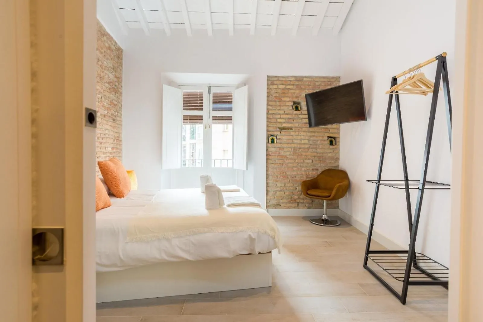 Te1A-El Teatro Brick Wall Suite Prime Location Málaga Spanien