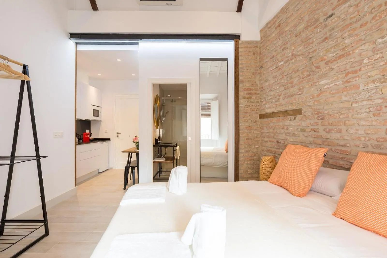 Apartment Te1A-El Teatro Brick Wall Suite Prime Location Málaga